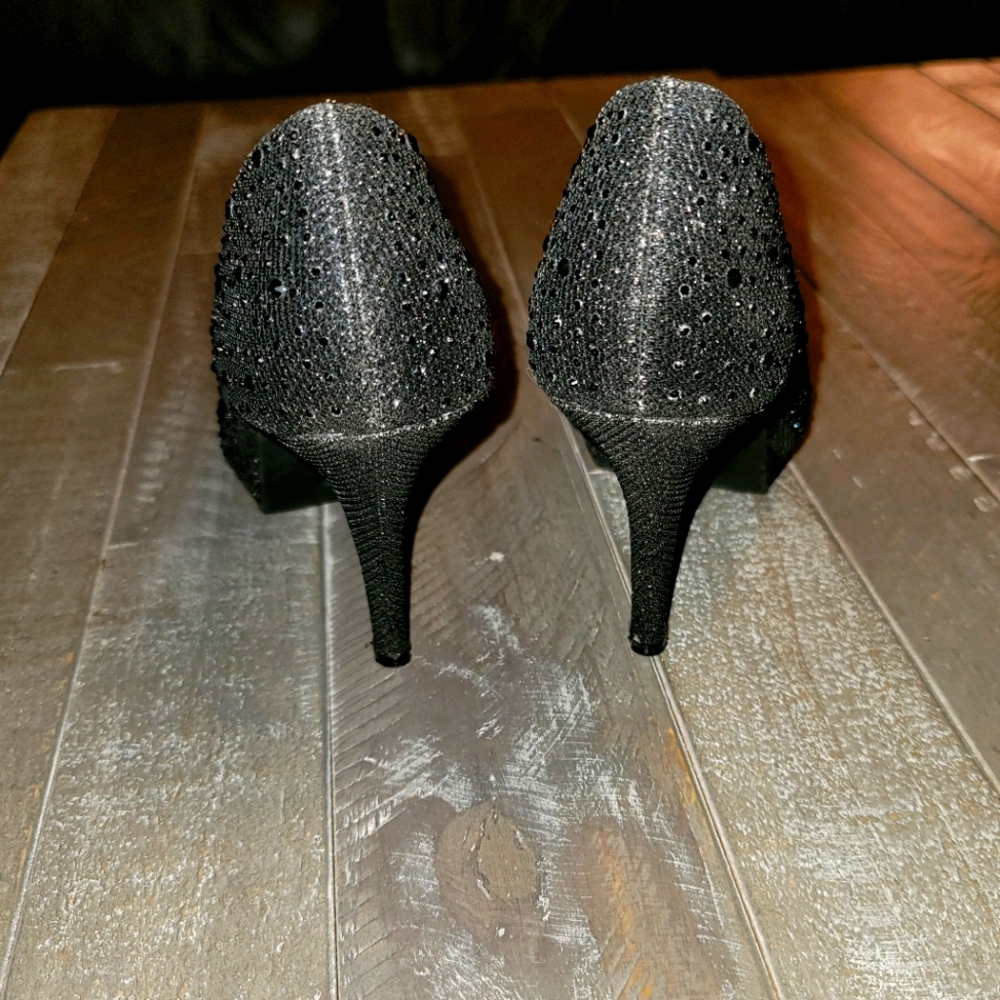 High Heels - Picture 2 of 2